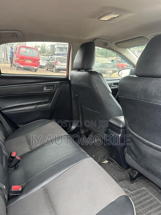 Toyota Corolla 2015 Red