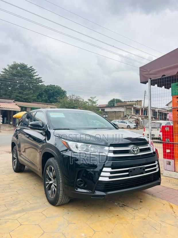 Toyota Highlander LE 2019 Black