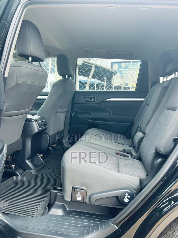 Toyota Highlander LE 2019 Black