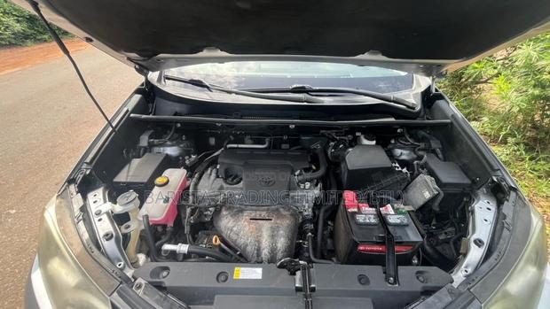 Toyota RAV4 LE AWD (2.5L 4cyl 6A) 2017 Silver