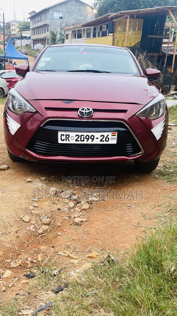 Toyota Yaris 1.5 Sedan L 2020 Red