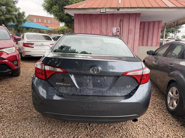 Toyota Corolla 2017 Gray