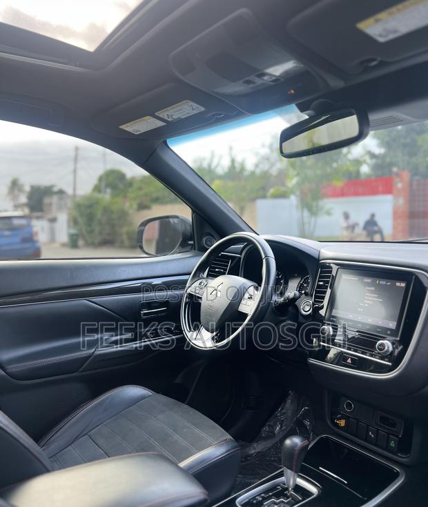 Mitsubishi Outlander 2020 Gray