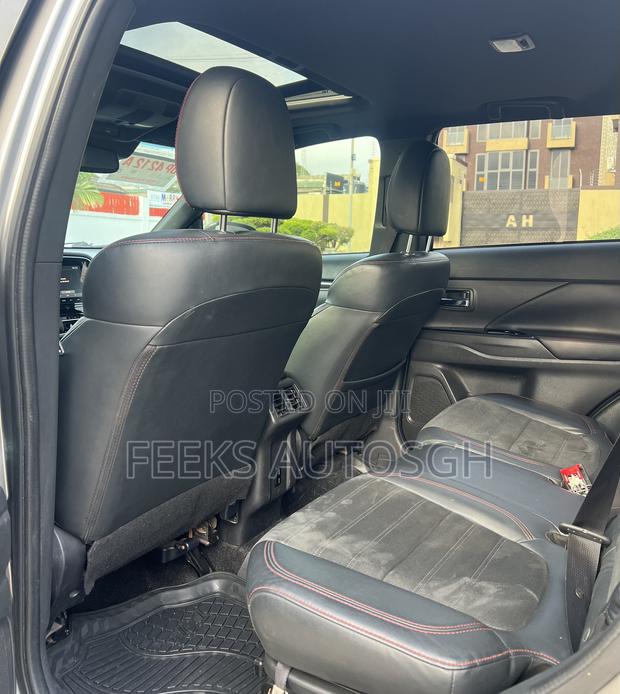 Mitsubishi Outlander 2020 Gray