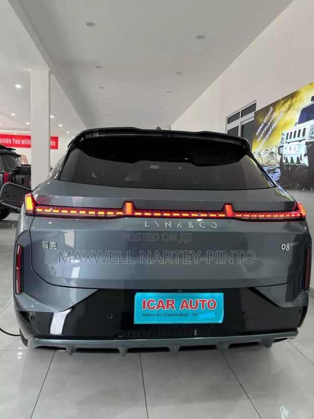 Lynk & Co 08 EM-P 2024 Gray