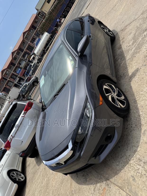 Honda Civic EX Sedan 2019 Gray