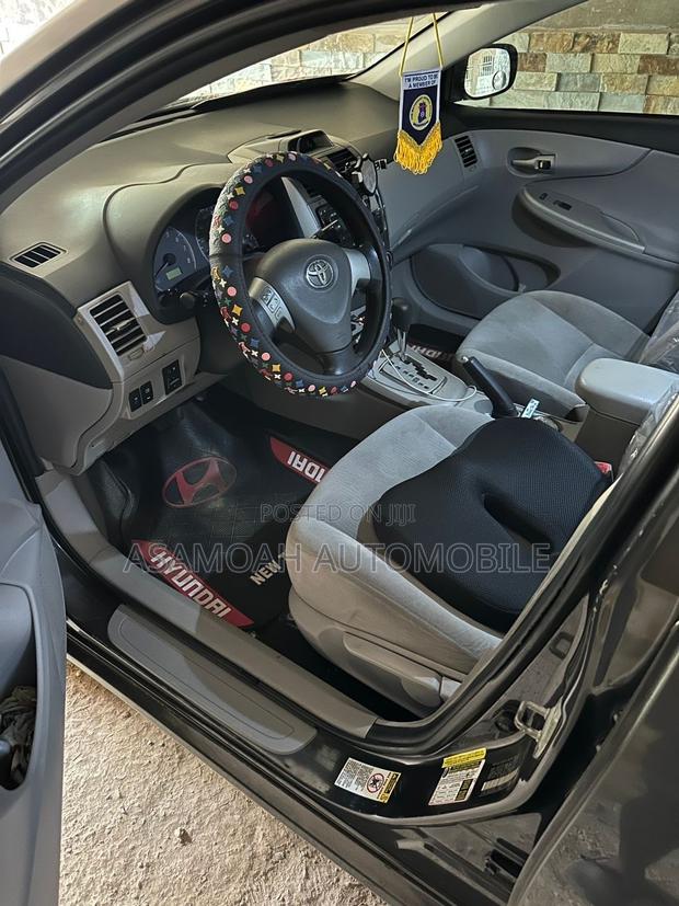 Toyota Corolla L 4-Speed Automatic 2013 Gray