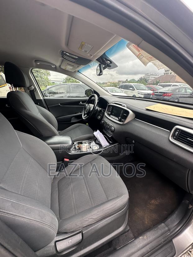 Kia Sorento 2.4L L FWD 2017 Gray