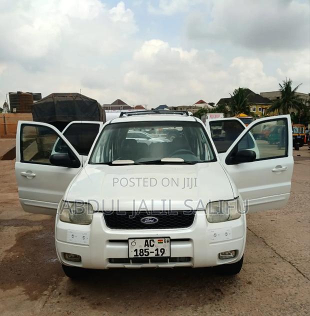 Ford Escape SE FWD 2019 White