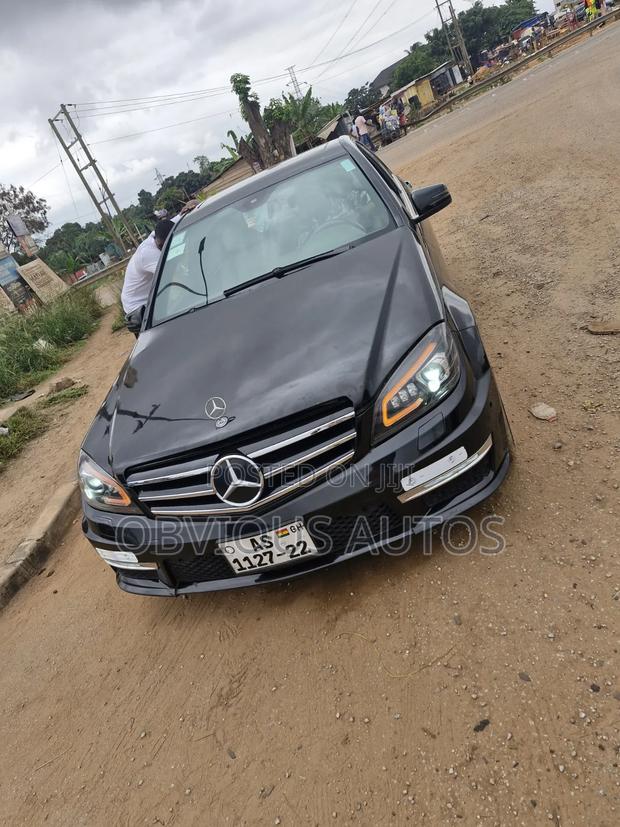 Mercedes-Benz C300 2010 Black