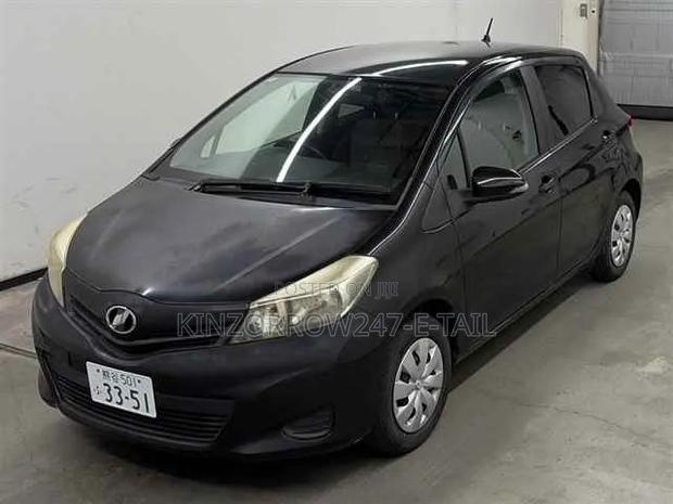 Toyota Vitz 1.0 FWD 5dr 2012 Black