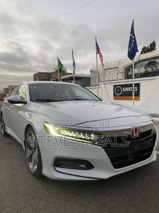 Honda Accord Touring 2.0T 2018 White