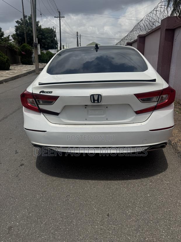 Honda Accord Sport (1.5L 4cyl Turbo CVT) 2019 White