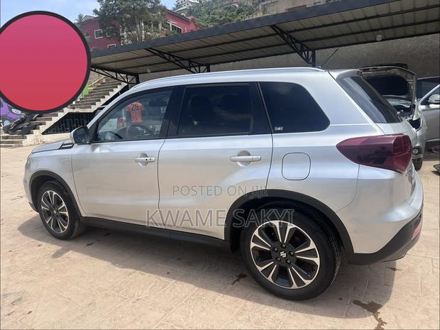 Suzuki Vitara 2022 Silver