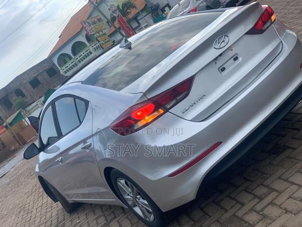 Hyundai Elantra 2018 Gray