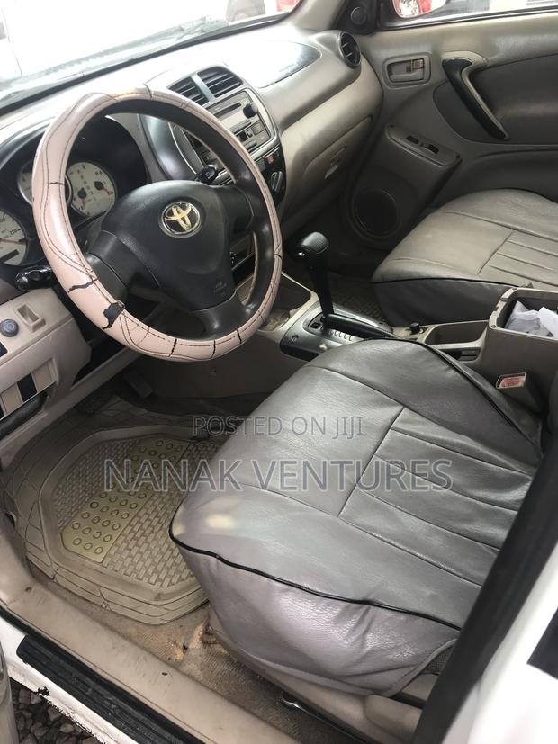 Toyota RAV4 2.0 Automatic 2005 White