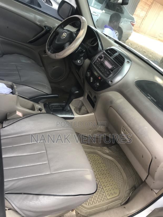 Toyota RAV4 2.0 Automatic 2005 White