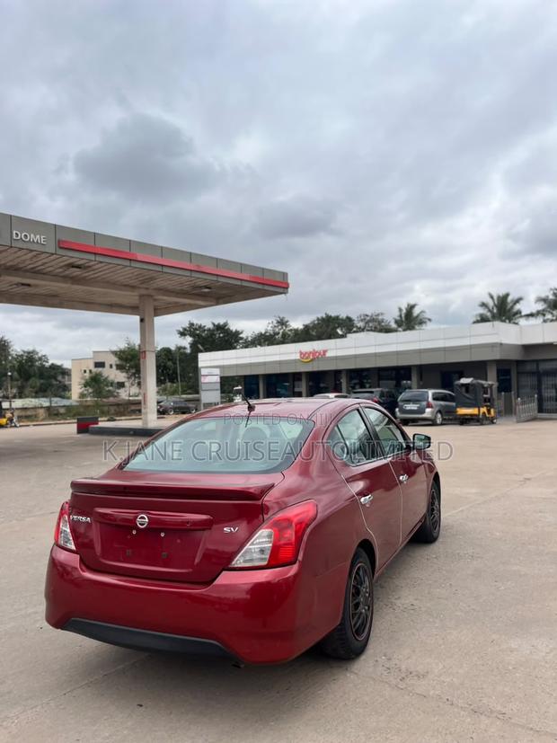Nissan Versa 1.6 SV 2019 Burgundy