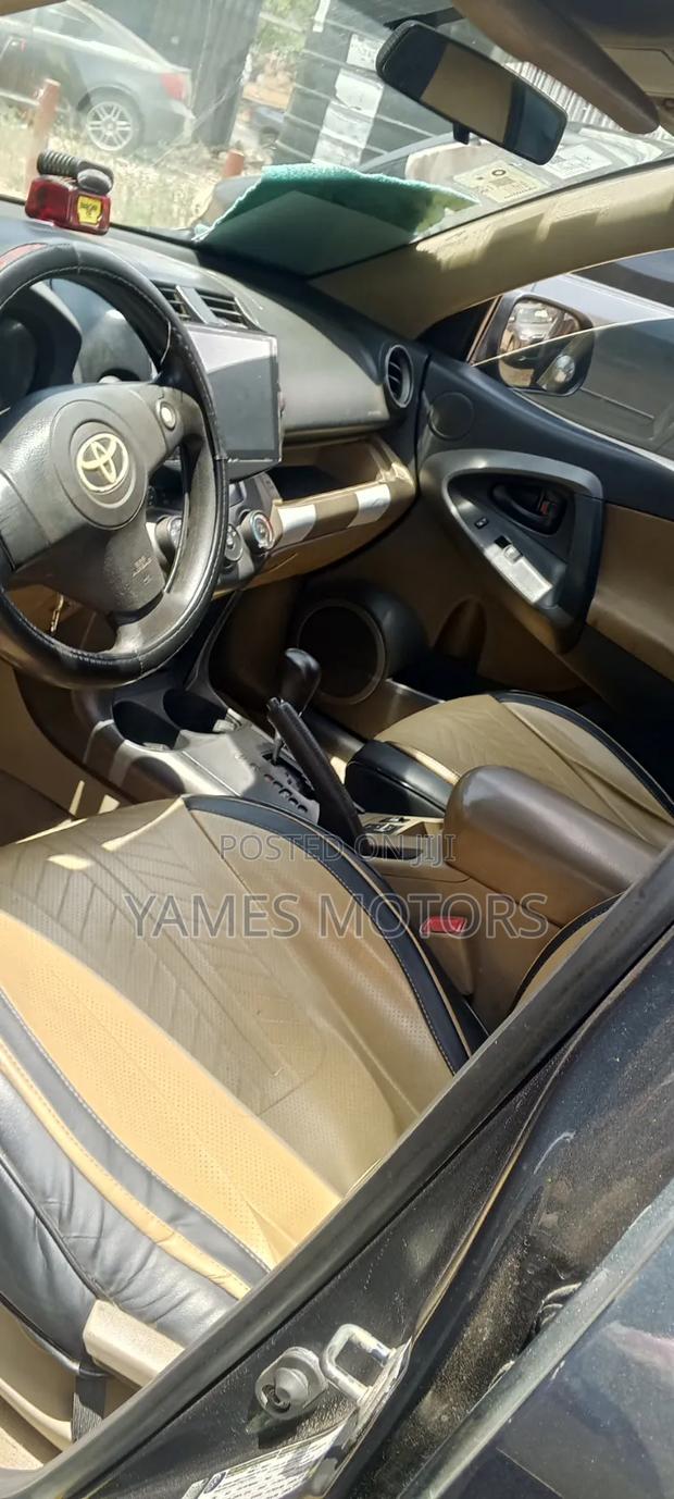 Toyota RAV4 2010 Green