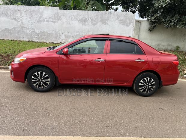 Toyota Corolla 2013 Red