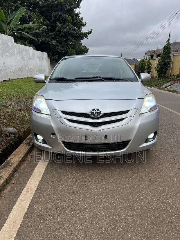 Toyota Belta 2012 Silver