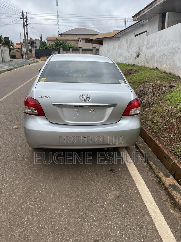 Toyota Belta 2012 Silver