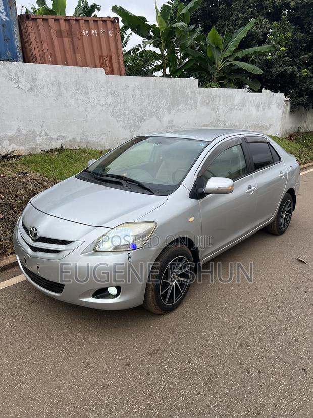 Toyota Belta 2012 Silver