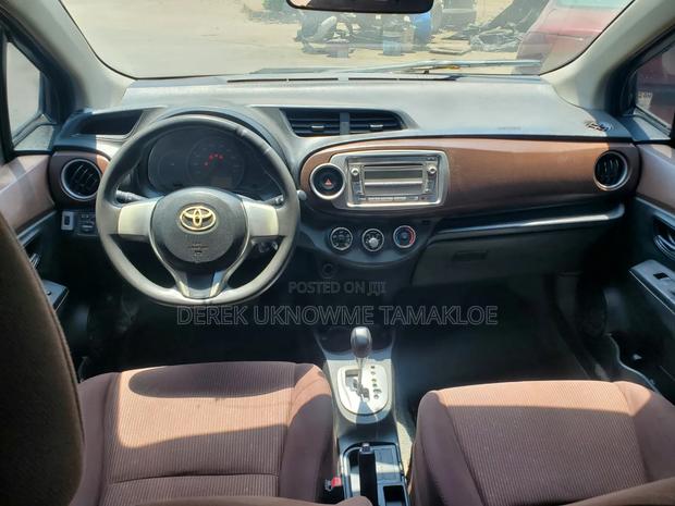 Toyota Vitz 2013 Brown