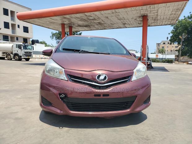 Toyota Vitz 2013 Brown