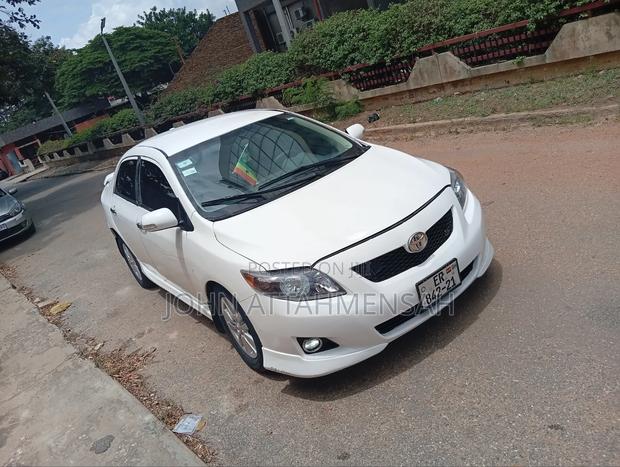 Toyota Corolla 2009 White