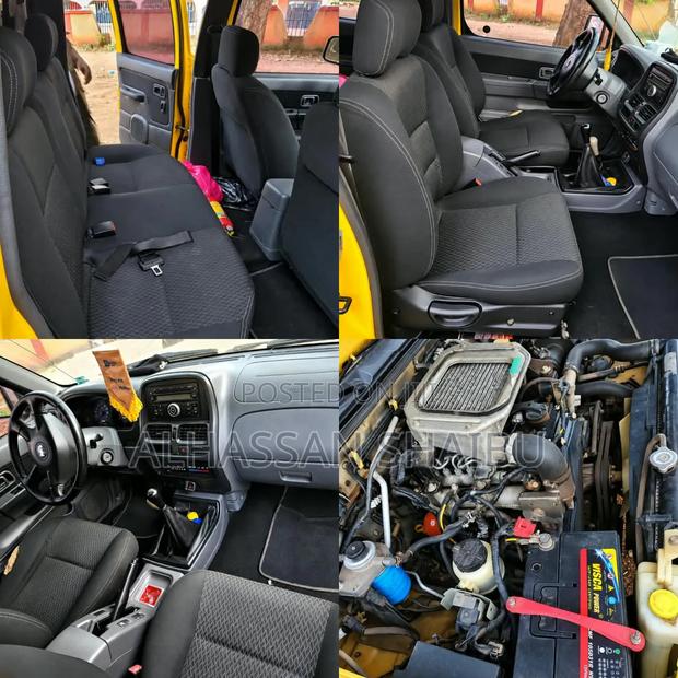 Nissan Hardbody 2019 Gold