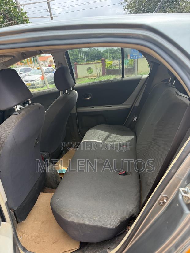 Toyota Vitz 1.0 FWD 5dr 2010 Gray