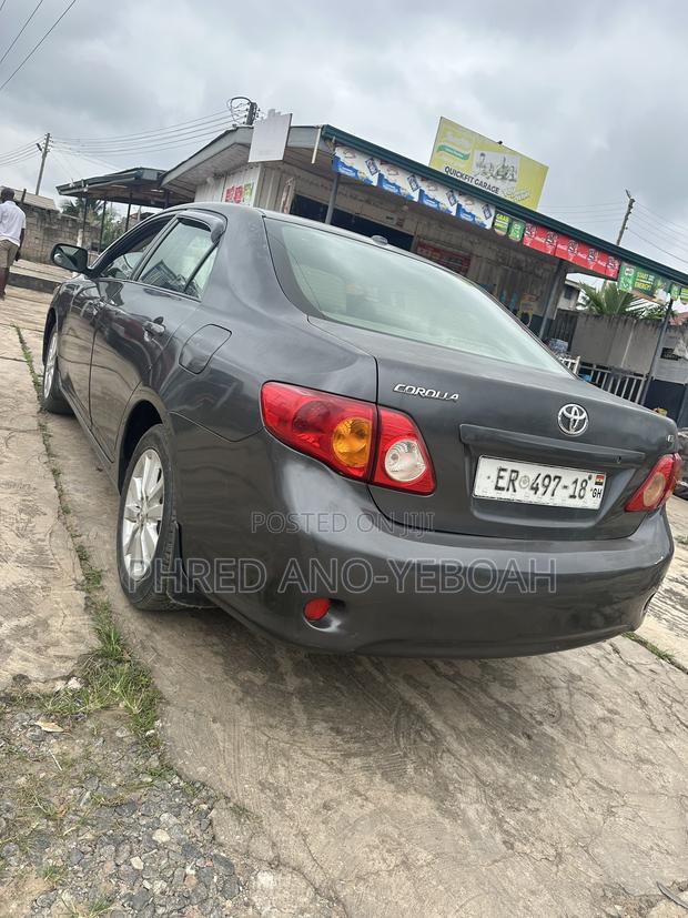 Toyota Corolla LE 4dr Sedan (1.8L 4cyl 4A) 2010 Gray