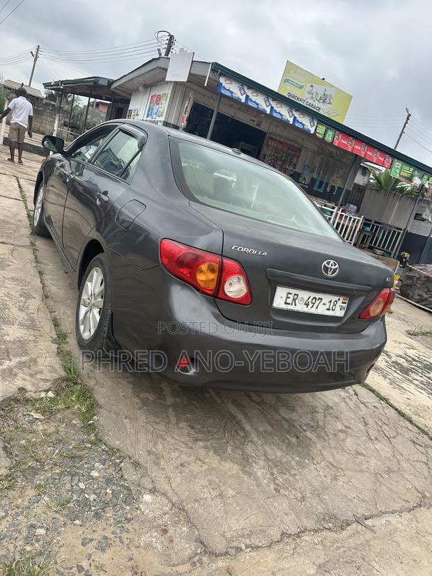 Toyota Corolla LE 4dr Sedan (1.8L 4cyl 4A) 2010 Gray