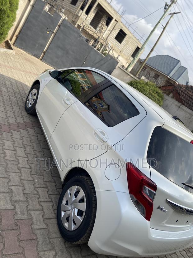 Toyota Vitz 1.0 FWD 5dr 2015 White