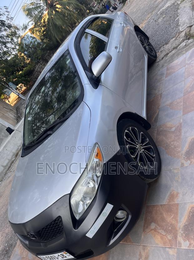 Toyota Corolla LE 4dr Sedan (1.8L 4cyl 4A) 2010 Silver