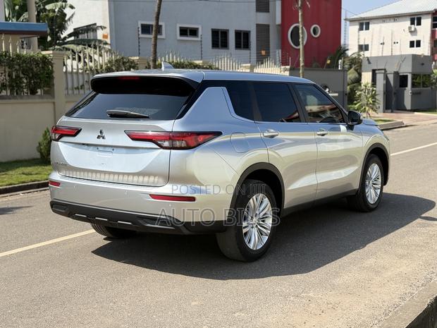 Mitsubishi Outlander SEL 2022 Silver