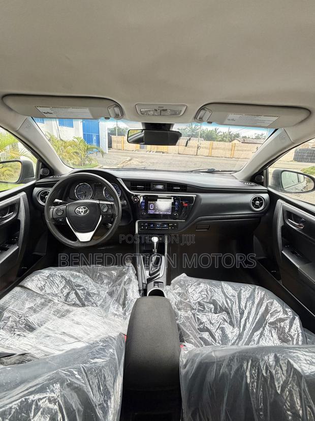 Toyota Corolla LE Eco (1.8L 4cyl 2A) 2019 Gray