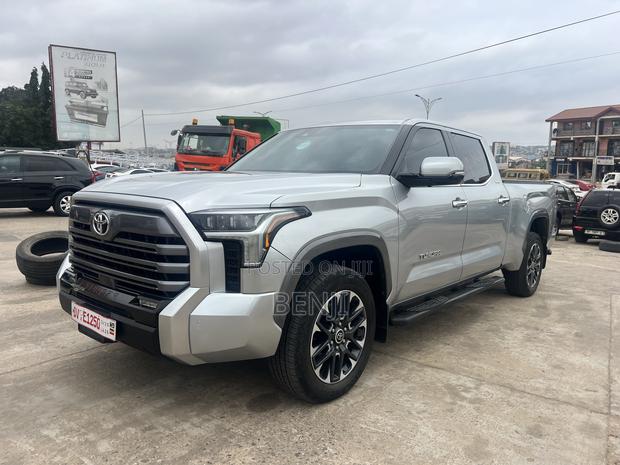 Toyota Tundra 2024 Silver