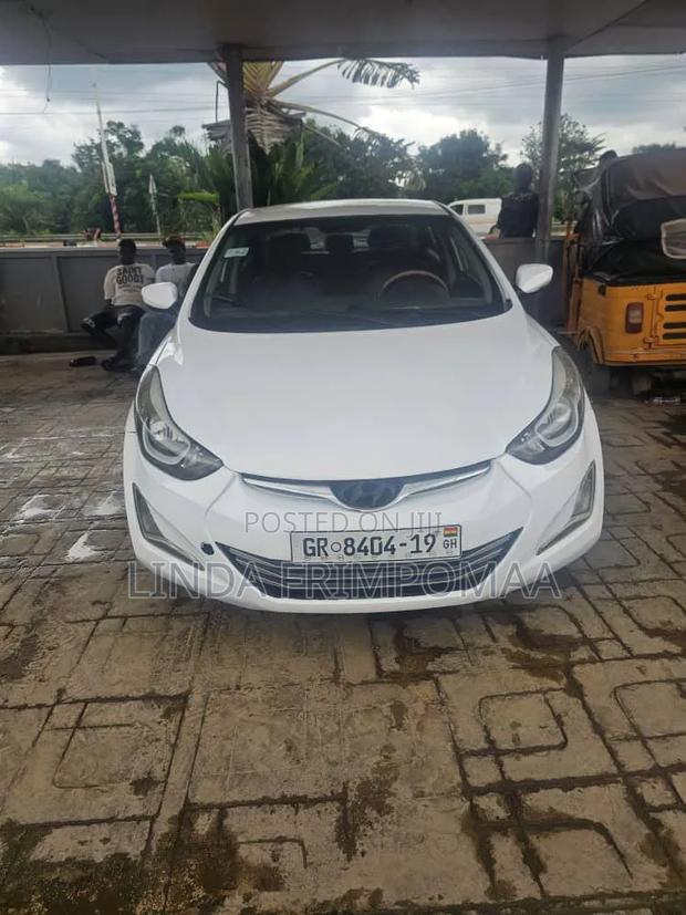 Hyundai Elantra SE Sedan FWD (1.8L 4cyl 6A) 2016 White