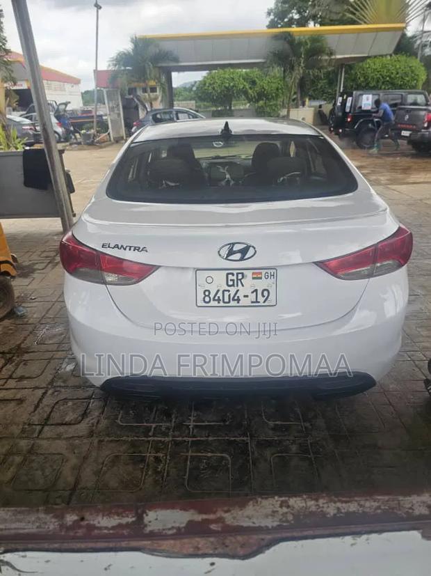 Hyundai Elantra SE Sedan FWD (1.8L 4cyl 6A) 2016 White