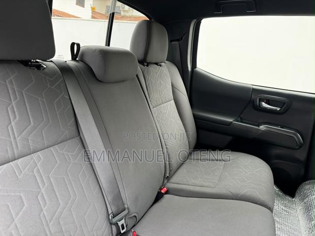 Toyota Tacoma 2019 Gold