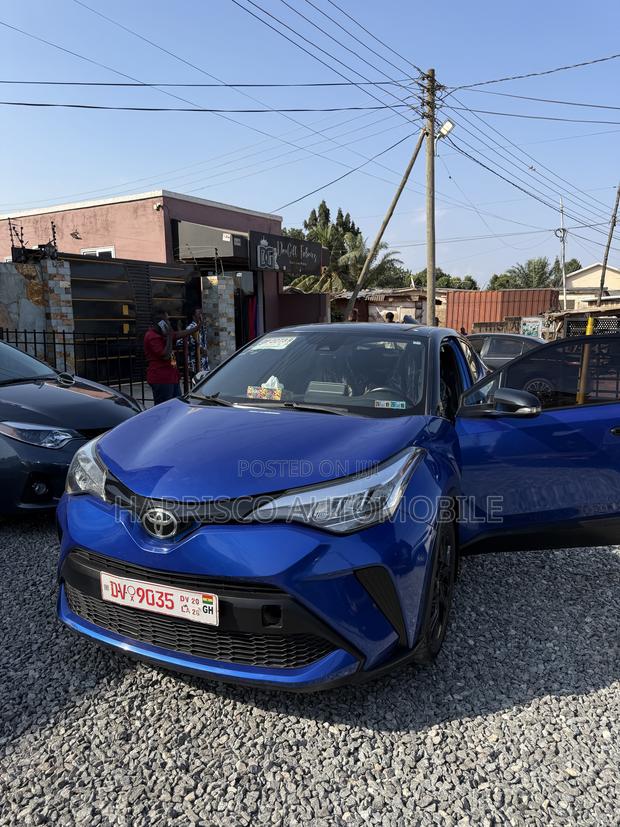 Toyota C-HR Limited 2021 Blue