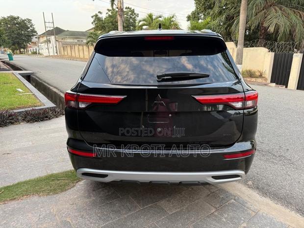 Mitsubishi Outlander 2024 Black