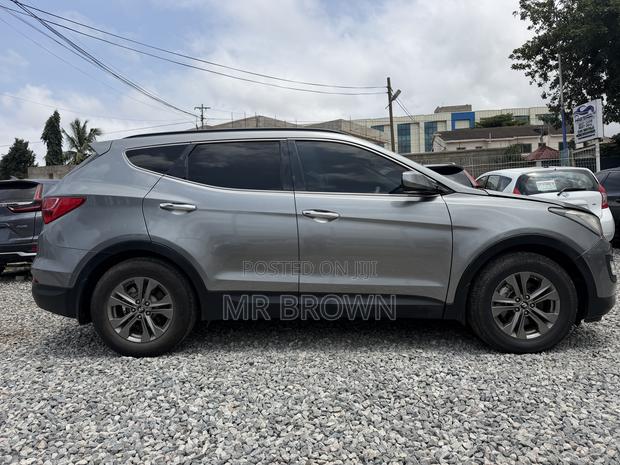 Hyundai Santa Fe GLS 4dr SUV (3.3L 6cyl 6A) 2014 Gray
