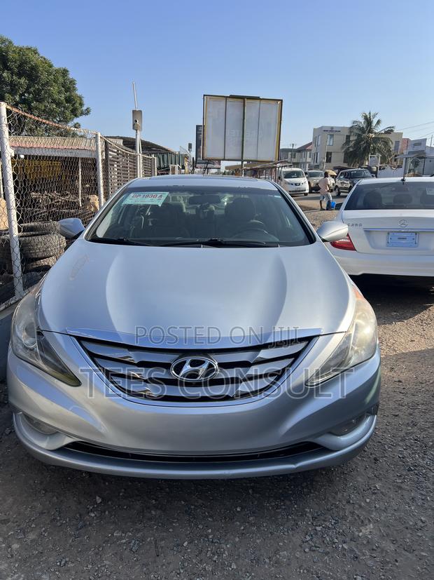 Hyundai Sonata 2010 Silver