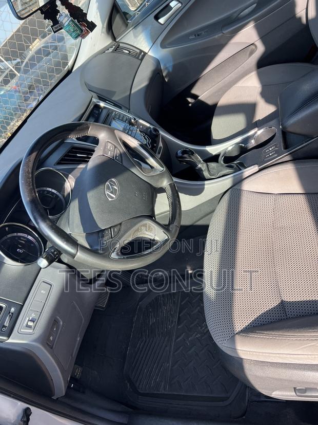 Hyundai Sonata 2010 Silver