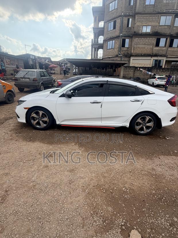 Honda Civic Touring 4dr Sedan (1.5L 4cyl) 2017 White
