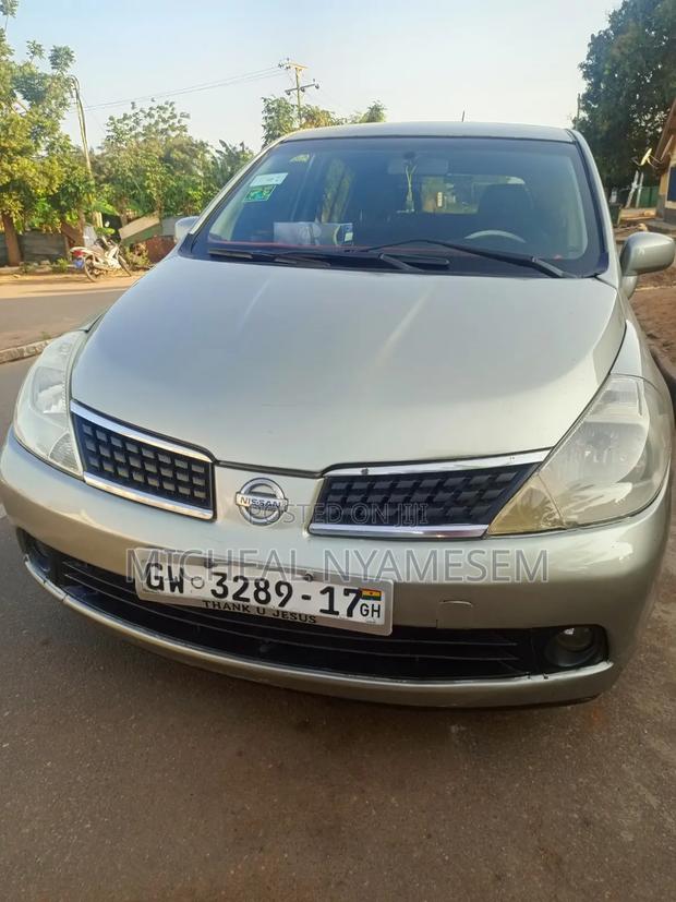 Nissan Tiida 2006 Gold