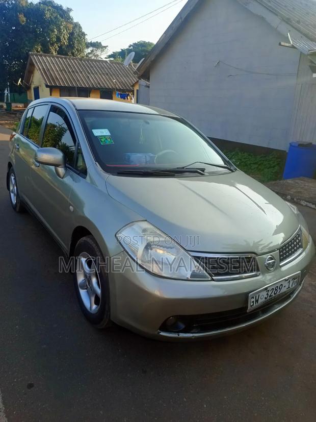 Nissan Tiida 2006 Gold